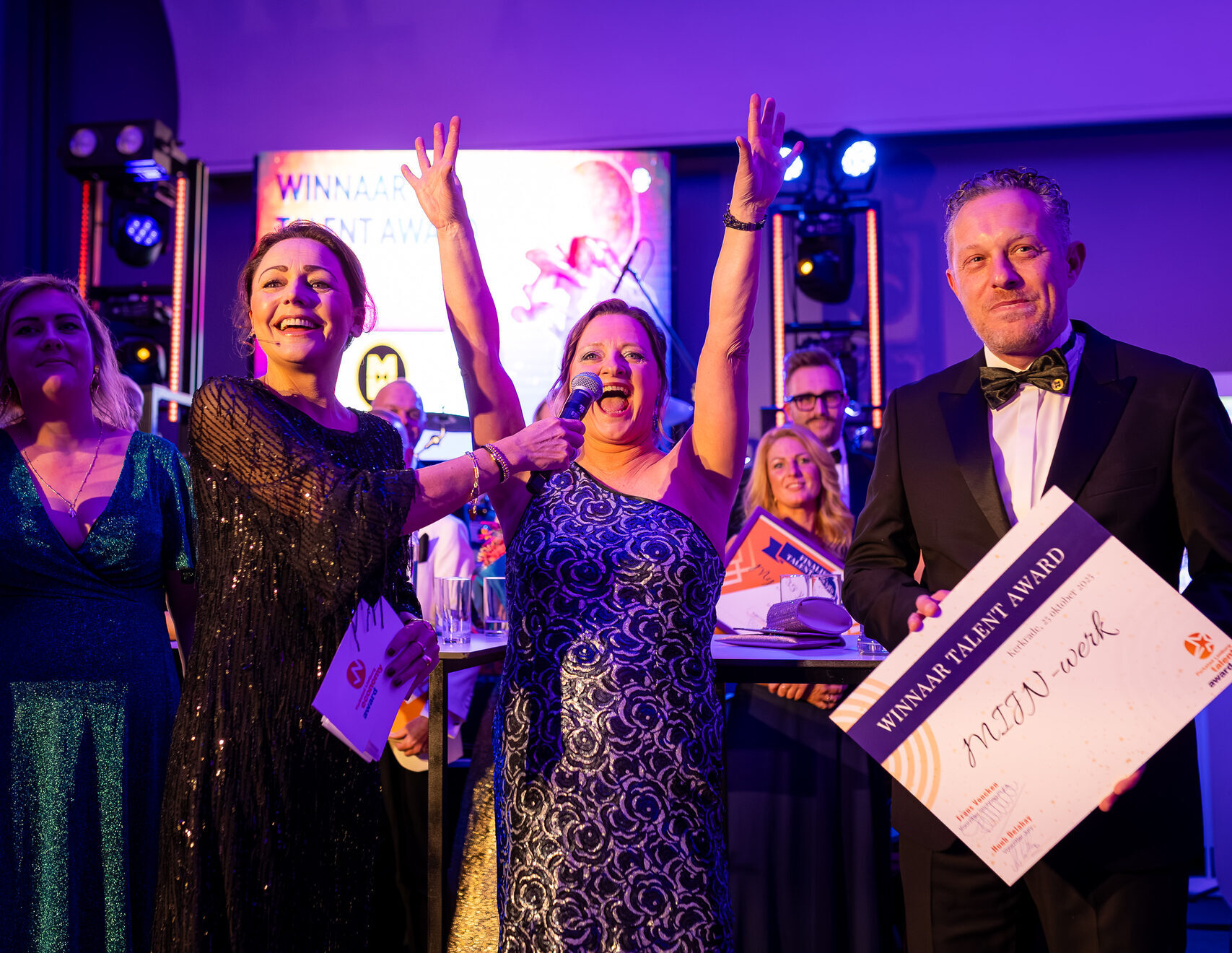 Blijdschap bij de winnaar MIJN-werk die de Parkstad Limburg Talent Award hebben gewonnne